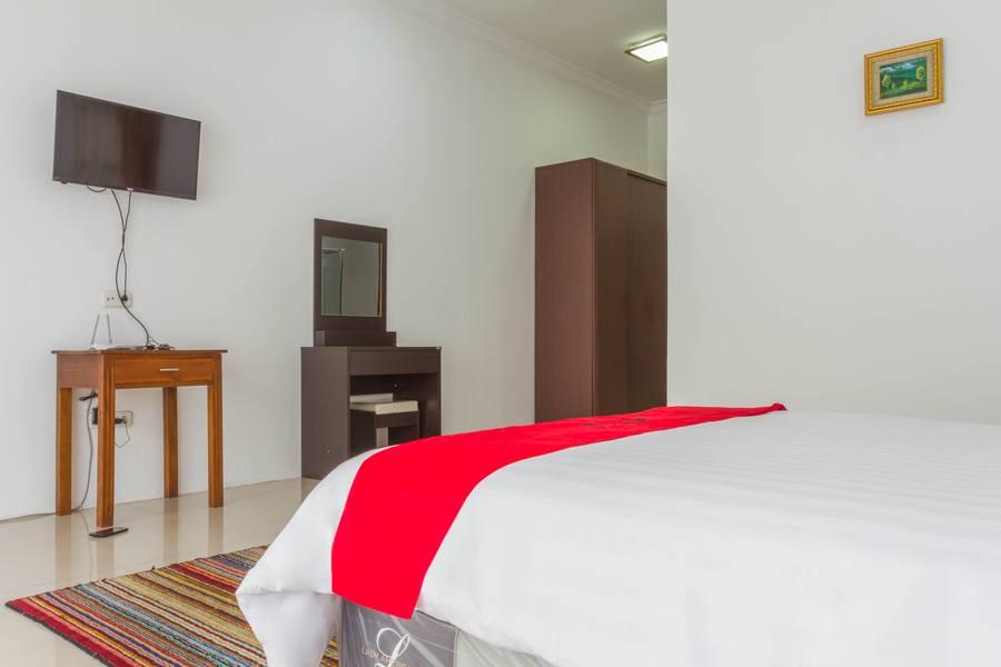 Hotel RedDoorz near Jatinangor Town Square Zewnętrze zdjęcie