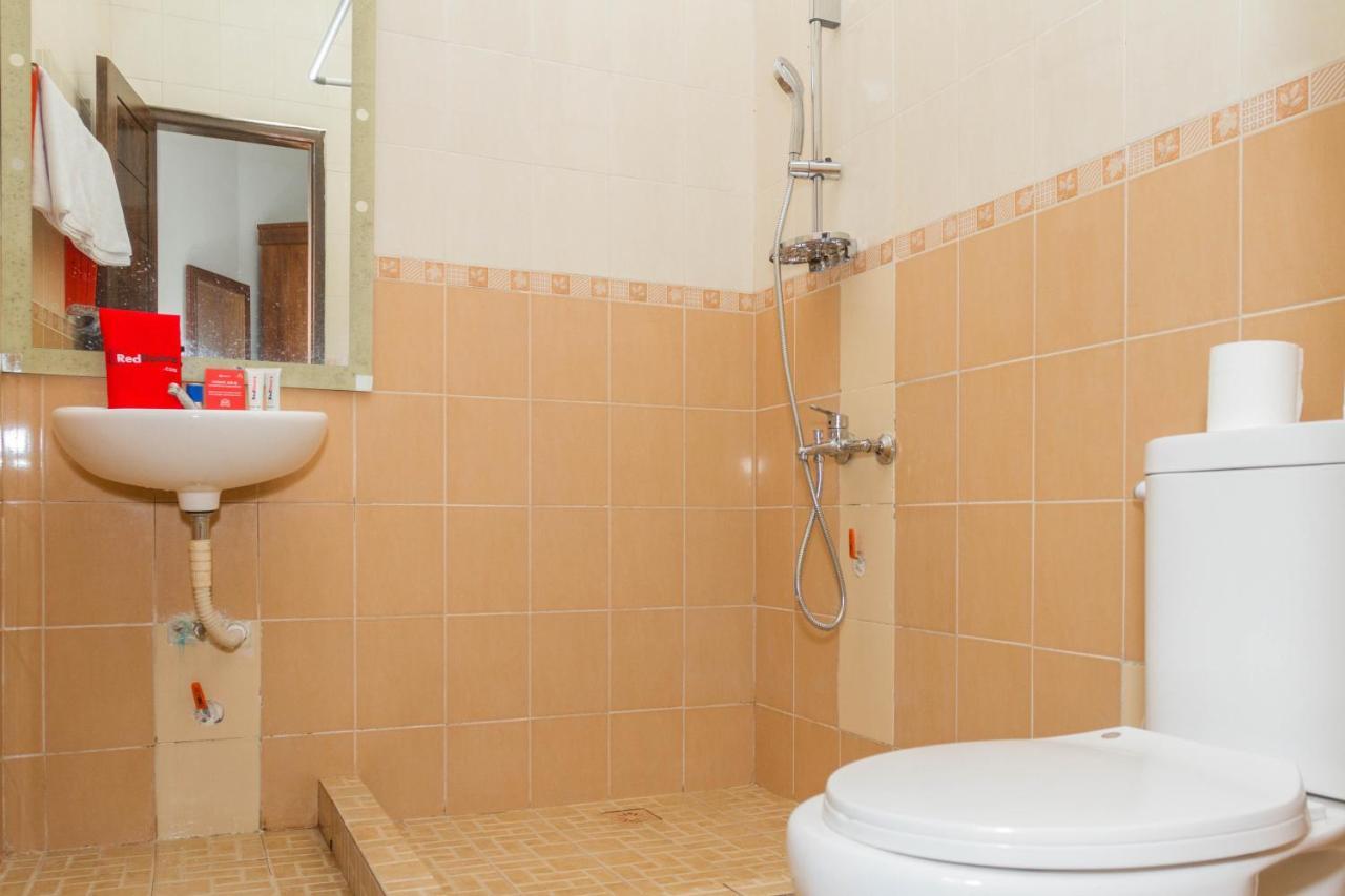 Hotel RedDoorz near Jatinangor Town Square Zewnętrze zdjęcie
