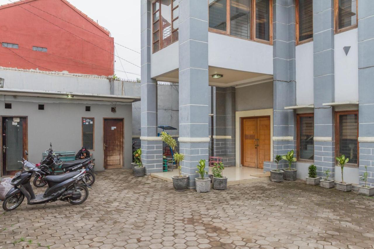 Hotel RedDoorz near Jatinangor Town Square Zewnętrze zdjęcie