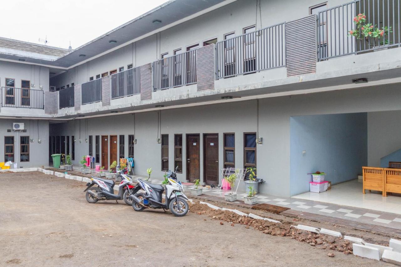 Hotel RedDoorz near Jatinangor Town Square Zewnętrze zdjęcie