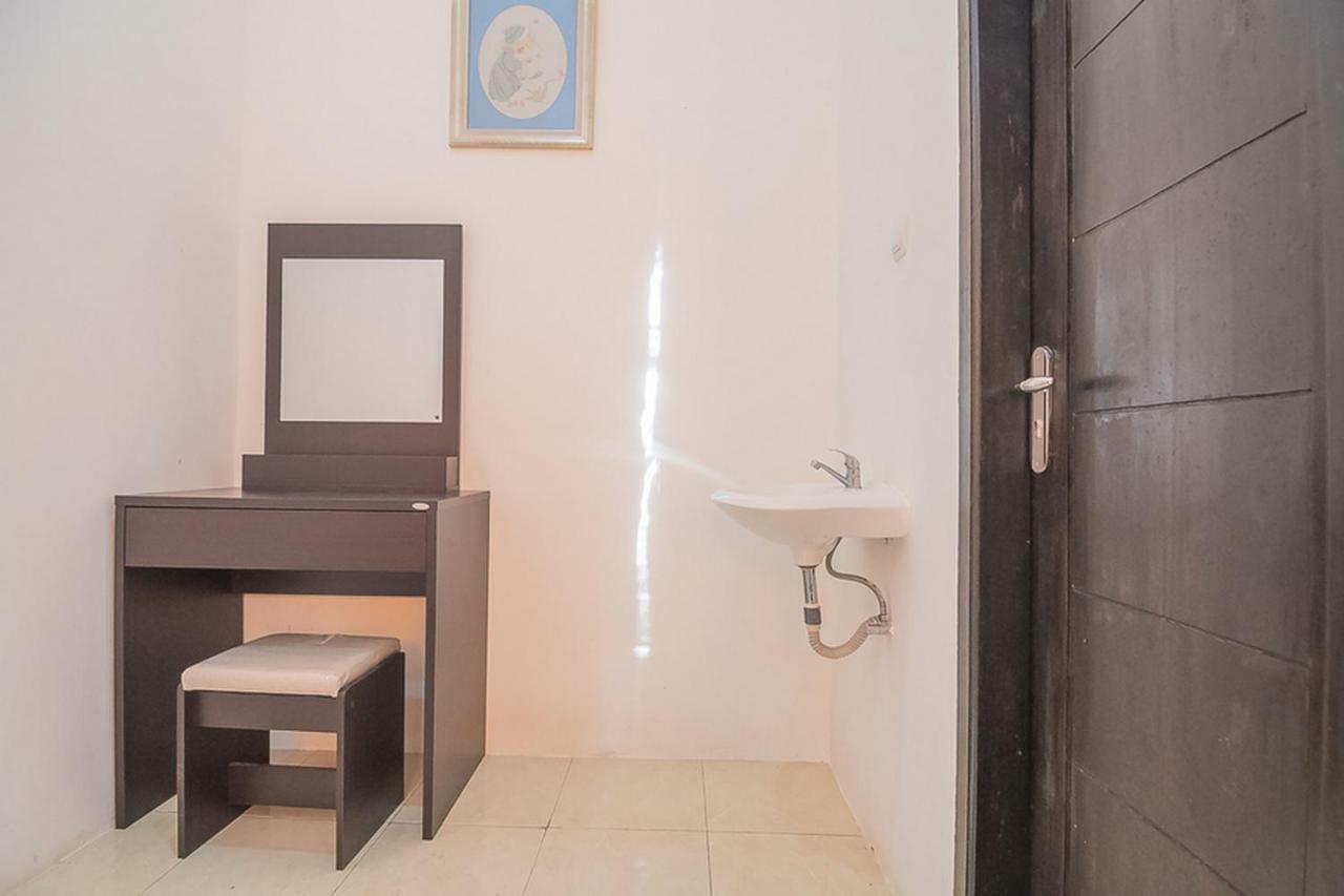 Hotel RedDoorz near Jatinangor Town Square Zewnętrze zdjęcie