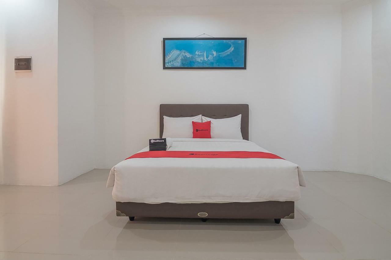 Hotel RedDoorz near Jatinangor Town Square Zewnętrze zdjęcie