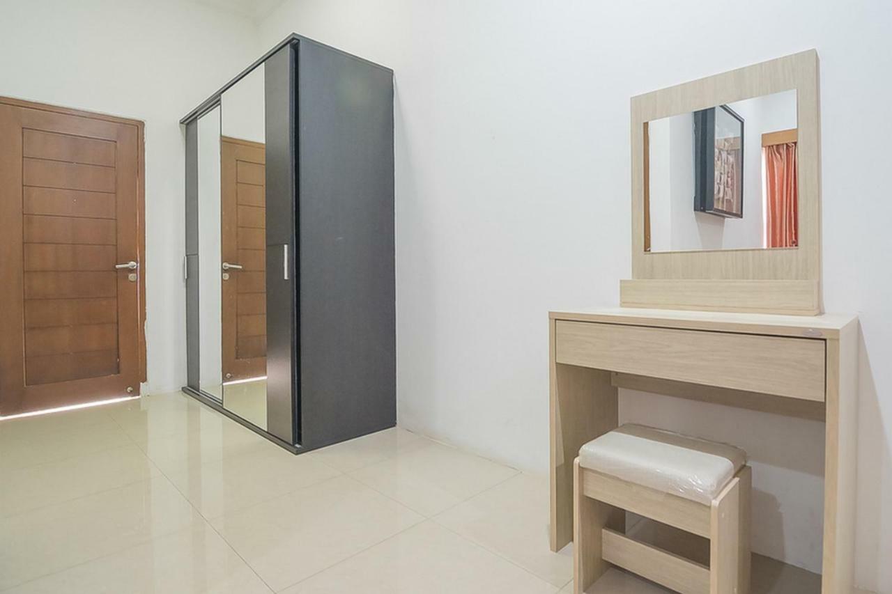 Hotel RedDoorz near Jatinangor Town Square Zewnętrze zdjęcie