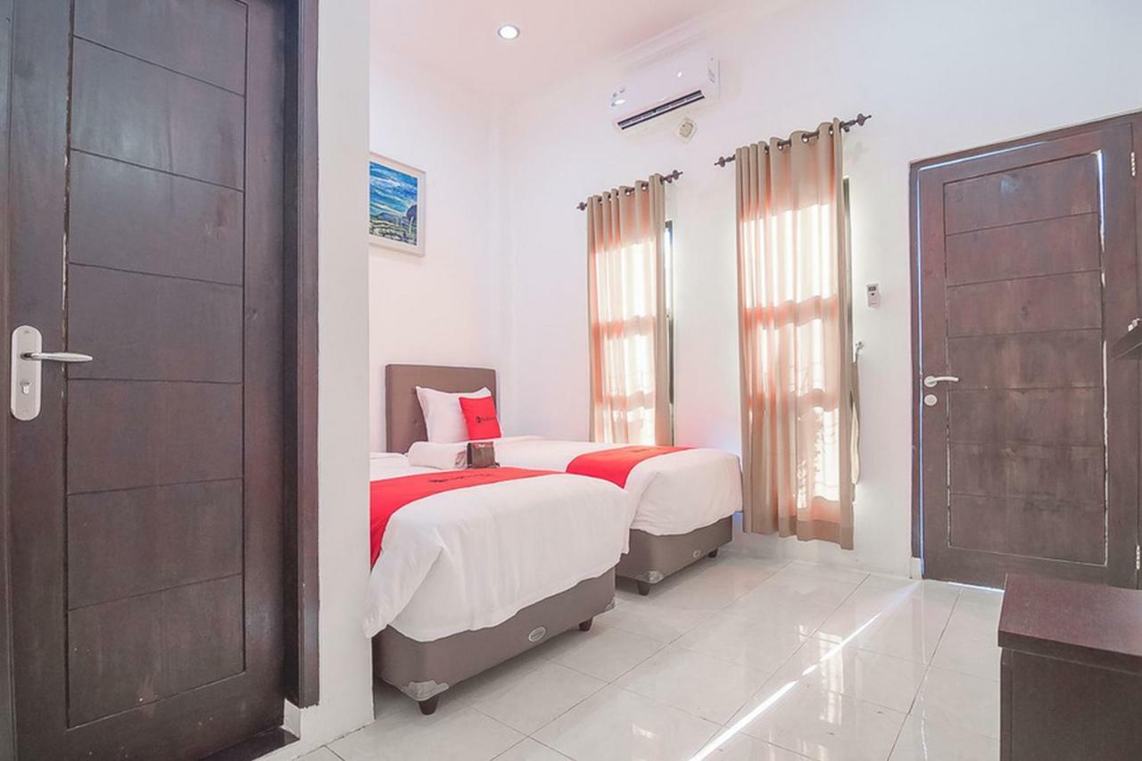 Hotel RedDoorz near Jatinangor Town Square Zewnętrze zdjęcie