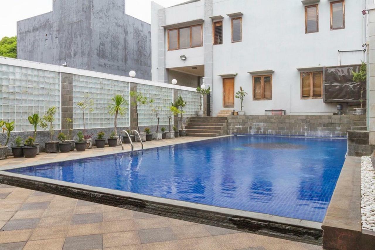 Hotel RedDoorz near Jatinangor Town Square Zewnętrze zdjęcie